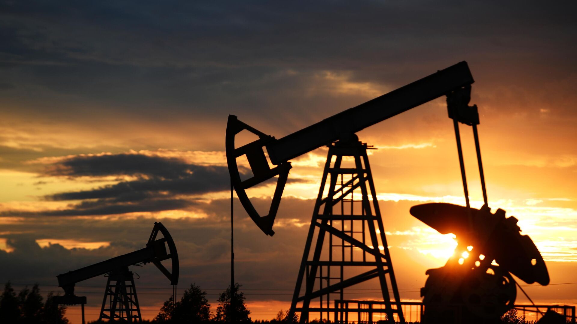 Нефтяная качалка - РИА Новости, 1920, 02.03.2022
