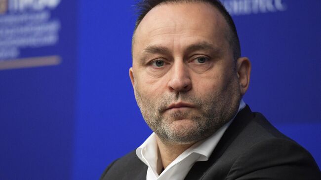 Дмитрий Свищев