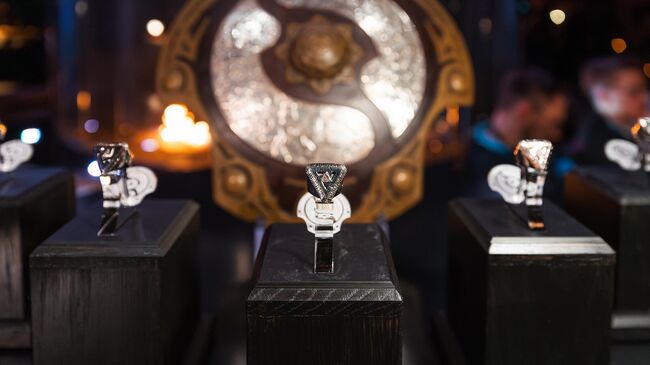 Призы участников турнира International по Dota 2