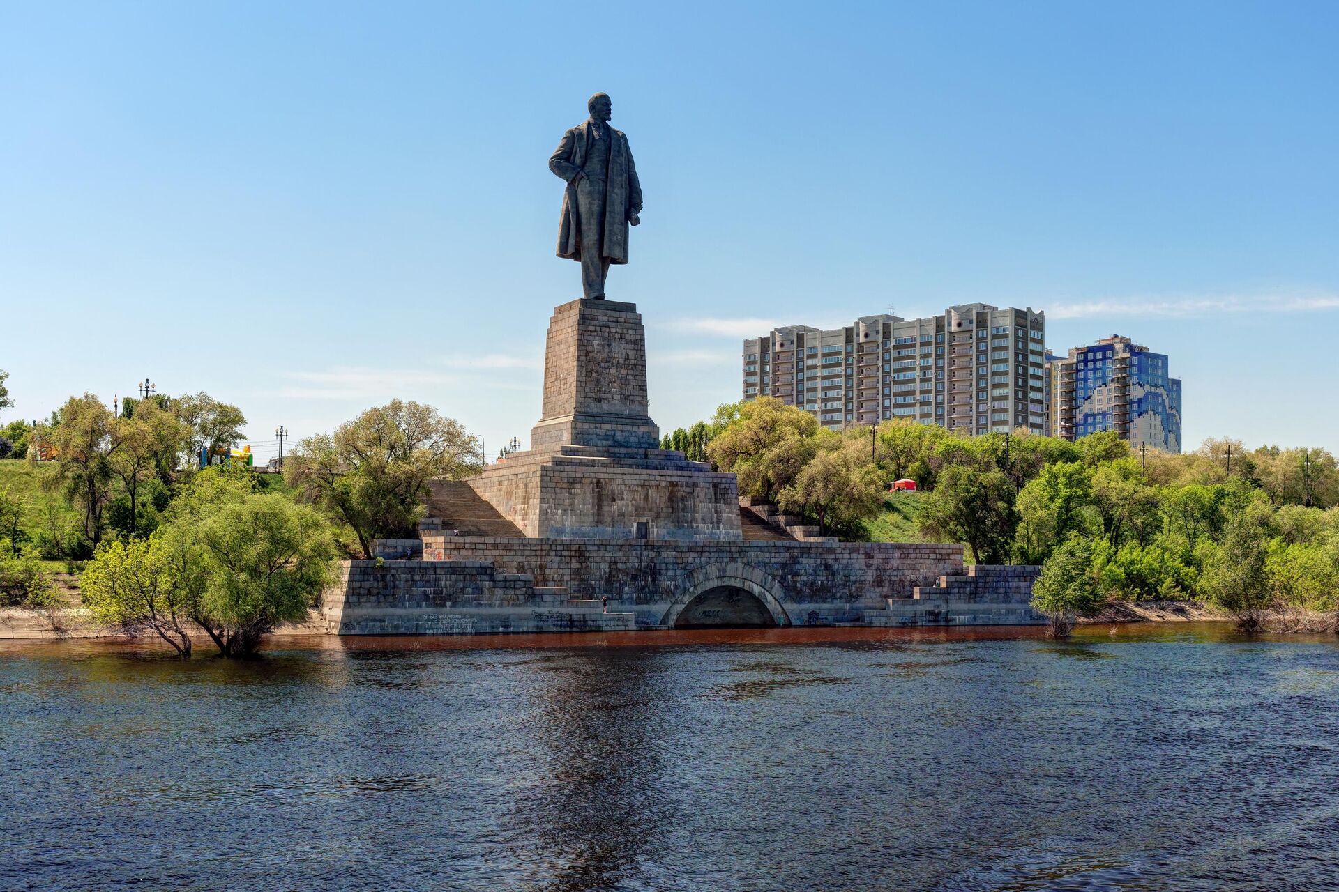 Памятник Ленину у входа в Волго-Донской канал Памятник Ленину у входа в Волго-Донской канал - РИА Новости, 1920, 19.10.2023