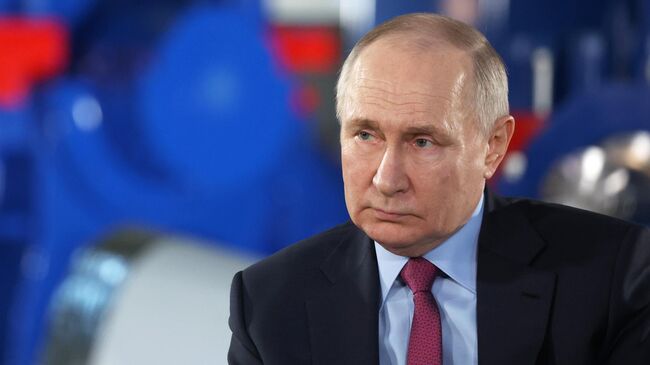 Рабочая поездка президента России Владимира Путина в Свердловскую область