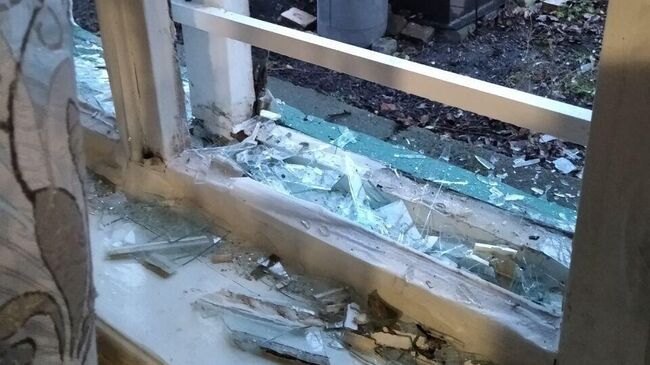 Последствия обстрела со стороны ВСУ жилмассива Комсомолец в Горловке  