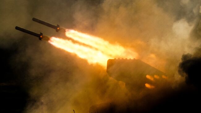 Тяжелая огнеметная система залпового огня ТОС-1а Солнцепек