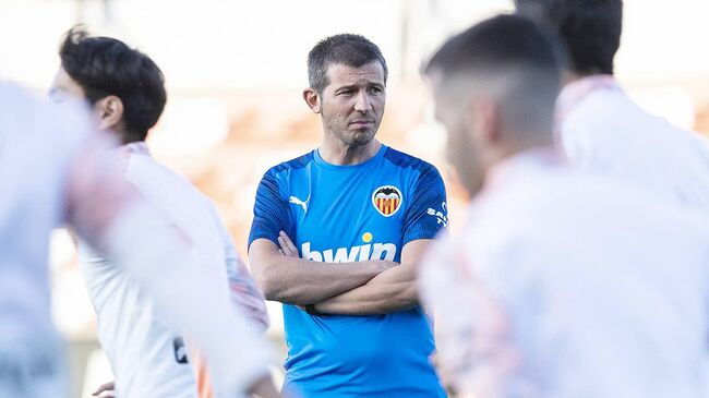 Главный тренер ФК Валенсия Альберт Селадес