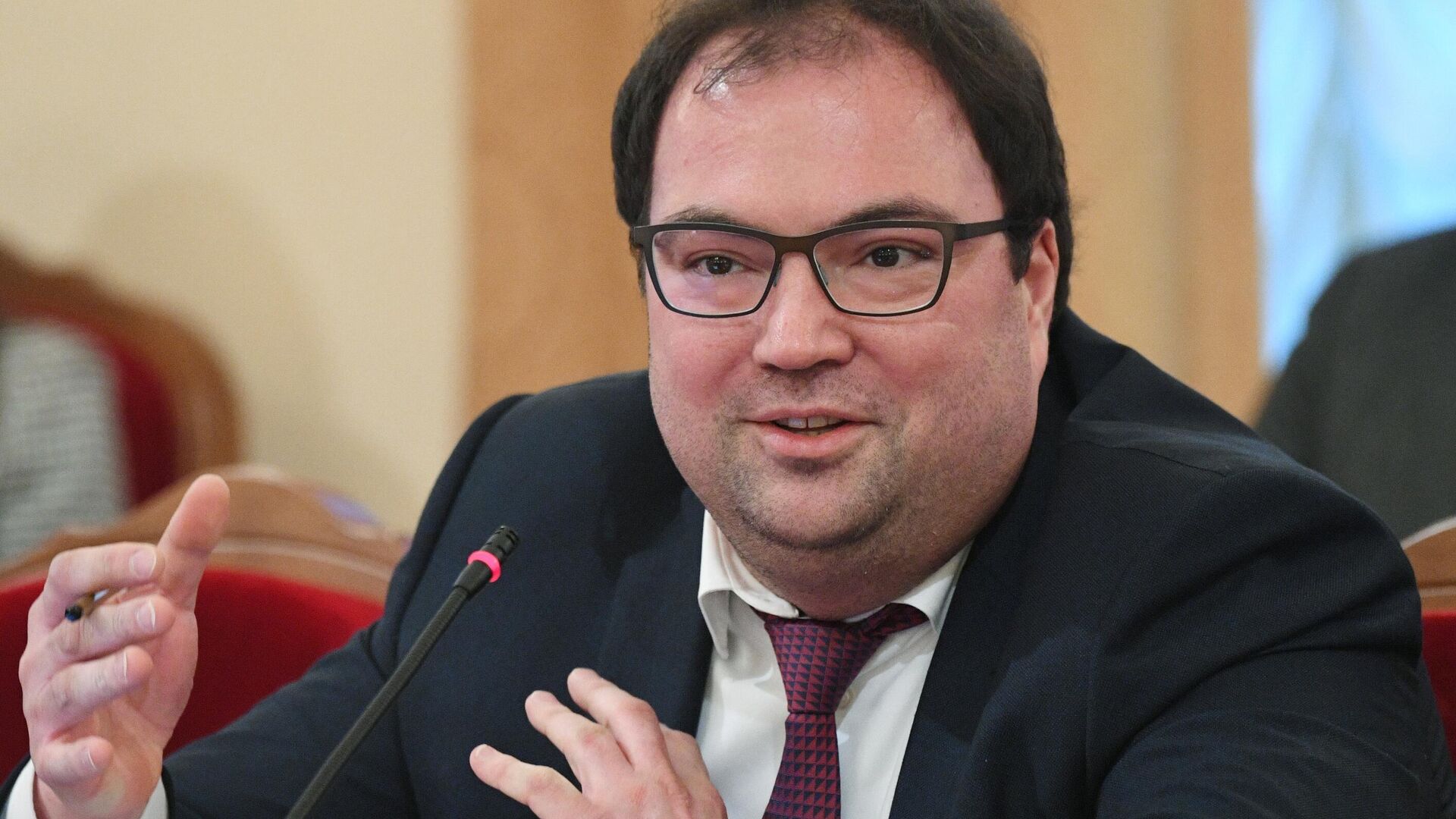 Министр цифрового развития, связи и массовых коммуникаций РФ Максут Шадаев на заседании комитета Государственной Думы РФ по информационной политике, технологиям и связи - РИА Новости, 1920, 26.03.2024